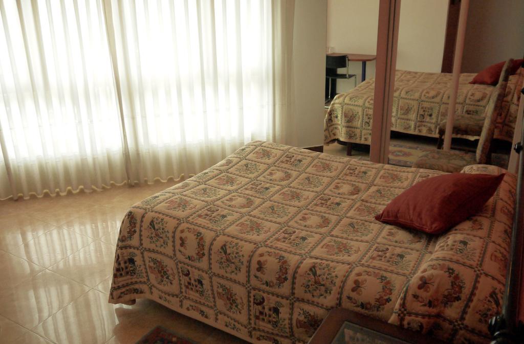 Hotel Lena Pola de Lena Zimmer foto